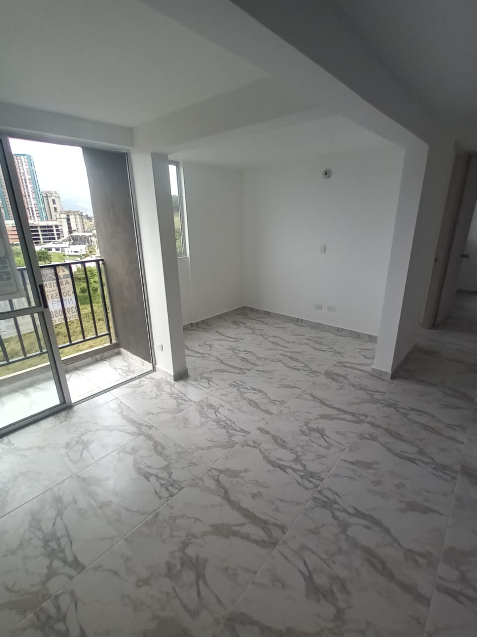 ARRIENDO APARTAMENTO PISO 13 EN LA UNIDAD MONTIARA APARATAMENTOS – BELLO (EEP-1096)